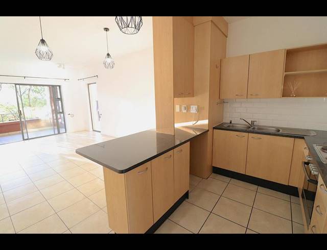 2 BEDROOM APARTMENT FOR SALE IN BRYANSTON